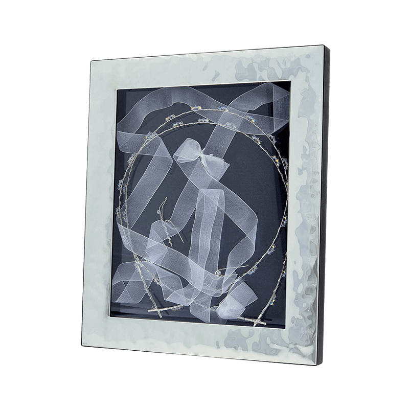 WREATH CASE WITH FRAME 20X25 SILVER GLASS FORGED